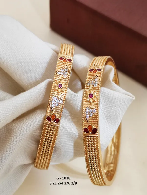 Textured_Bangles_With_Red_And_White_Stones
