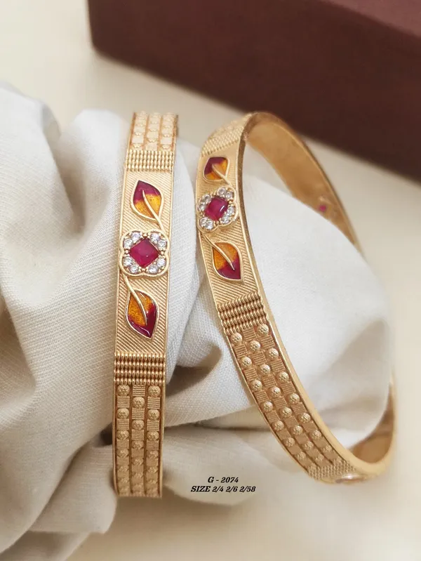 Textured_Bangles_With_Ruby_And_Crystal_Stones