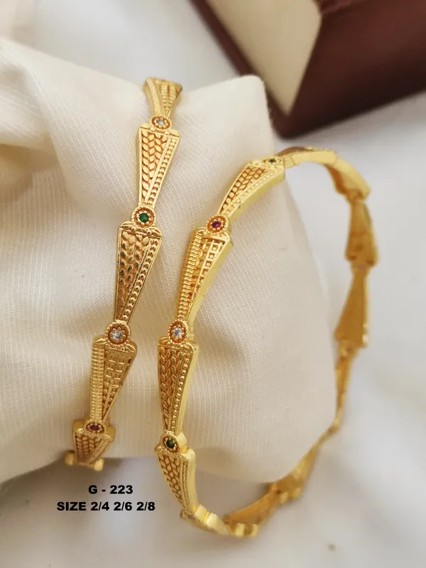 Traditional_Textured_Bangles_With_Multicolor_Stones