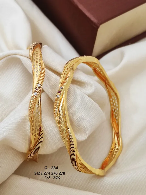 Textured_Bangles_With_Traditional_Design