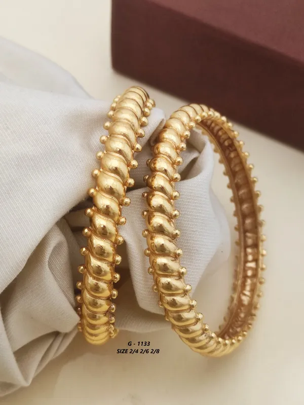 Gold_Beaded_Traditional_Bangle_Set_For_Women