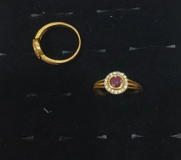 Ruby_Stone_Ring_With_Beaded_Halo_Design_For_Women