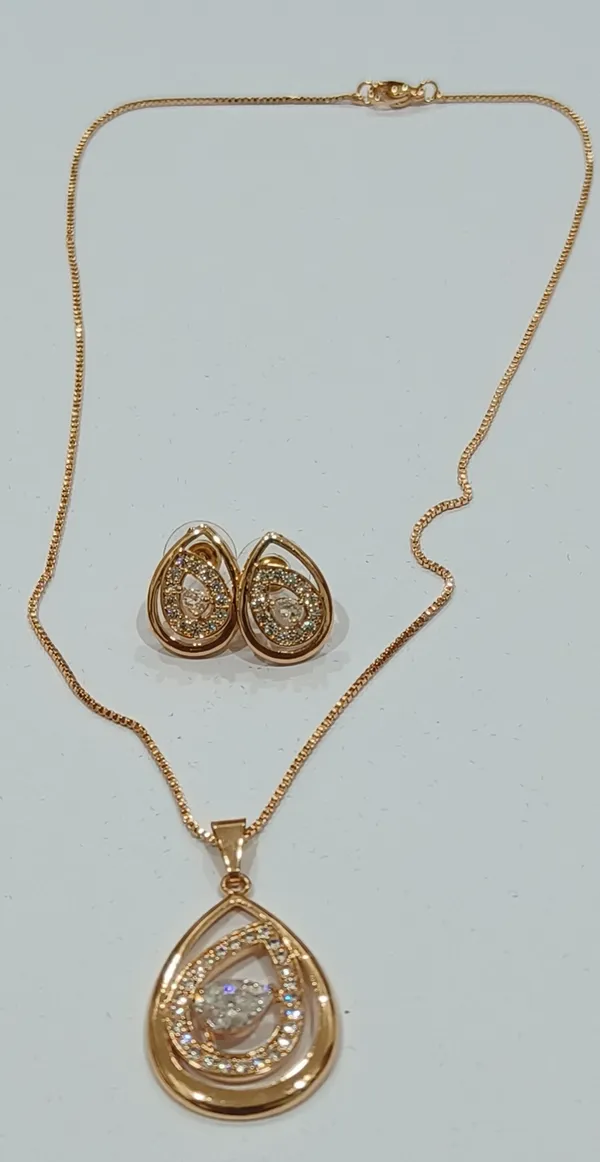 Crystal_Teardrop_Pendant_Necklace_And_Earrings_Set