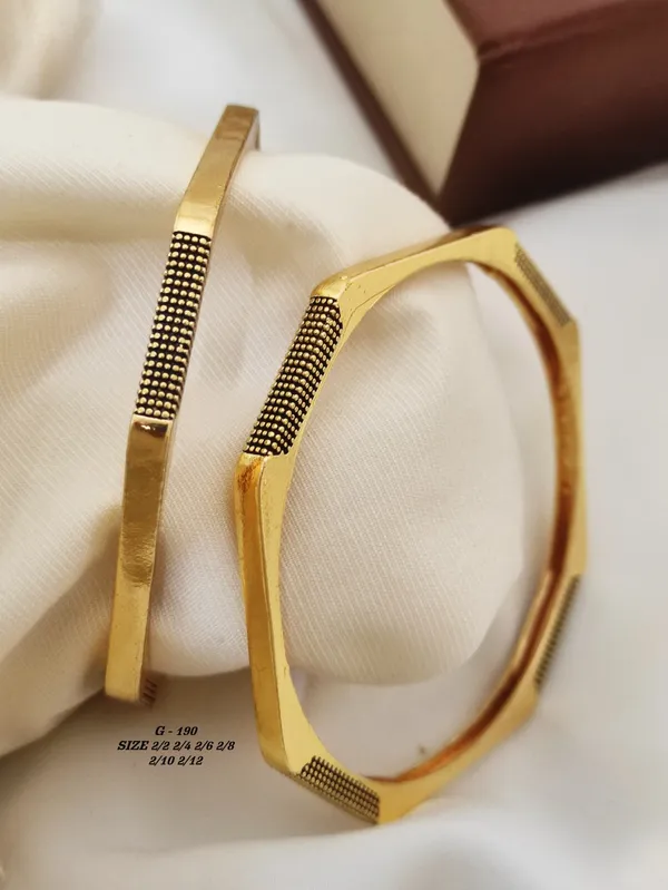 Hexagonal_Bangles_With_Oxidized_Detailing_For_Women