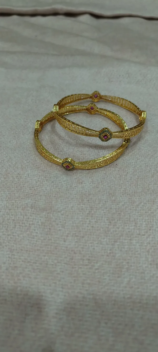 Gold_Brass_Premium_Design_Bangles_For_Women