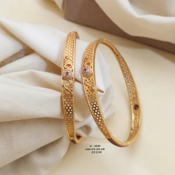 Textured_Bangles_With_Stone_Accents_For_Women