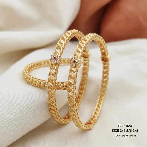 Chain_Design_Bangles_With_Stone_Accent_For_Women