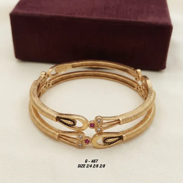 Flexible_Bangle_Set_With_Stone_Detailing_For_Women