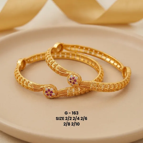 Traditional_Bangles_With_Pink_Stone_Embellishment