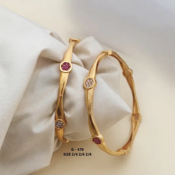 Circular_Stone_Studded_Bangles_For_Women