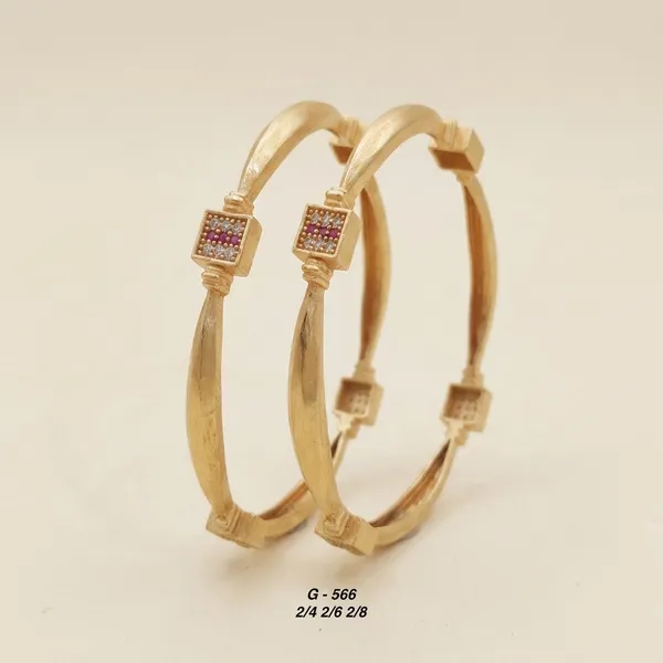 Twisted_Bangle_With_Studded_Square_Charm