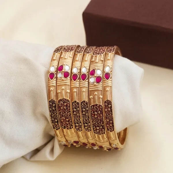 Antique_Design_Pink_And_White_Stone_Bangle_Set
