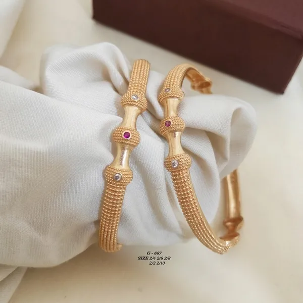 Textured_Bangle_Set_With_Stone_Accents_For_Women