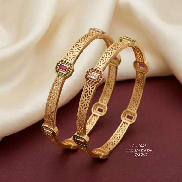Geometric_Stone_Embellished_Bangle_Set