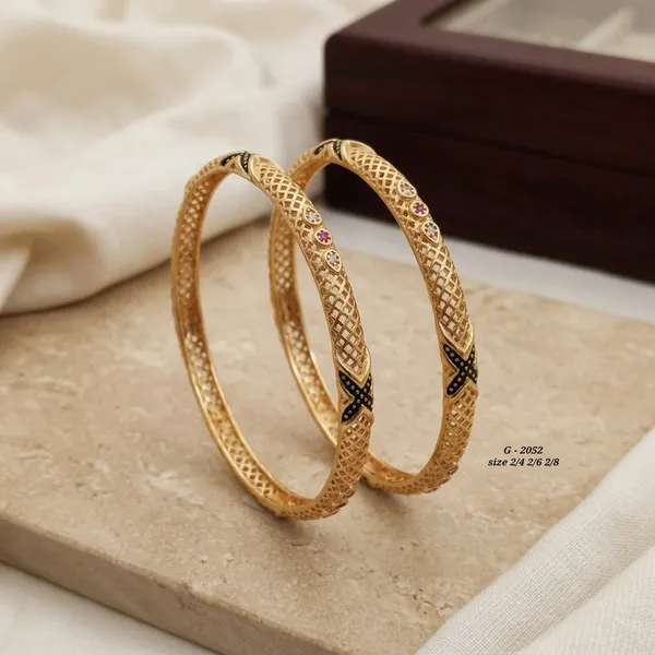 Mesh_Pattern_Snake_Design_Bangles_For_Women