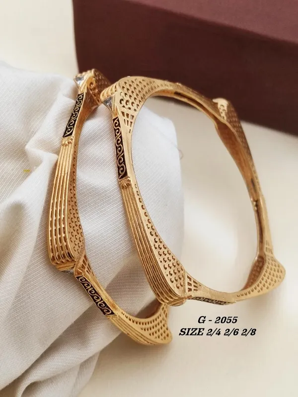 Textured_Pattern_Bangles_For_Women