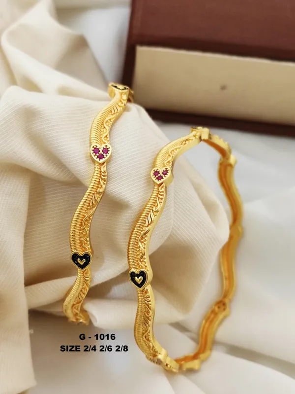 Heart_Design_Textured_Bangles_For_Women