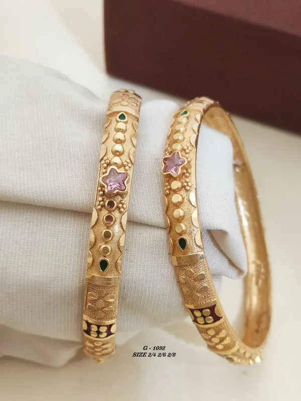 Enamel_Star_Design_Bangles_Set_Of_2