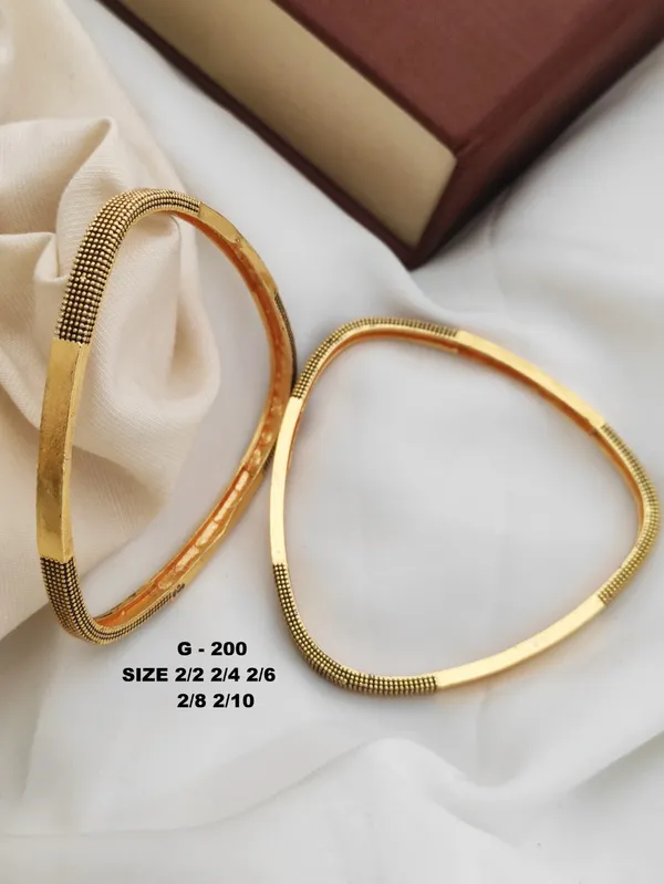 Textured_Oval_Bangle_Set_For_Women