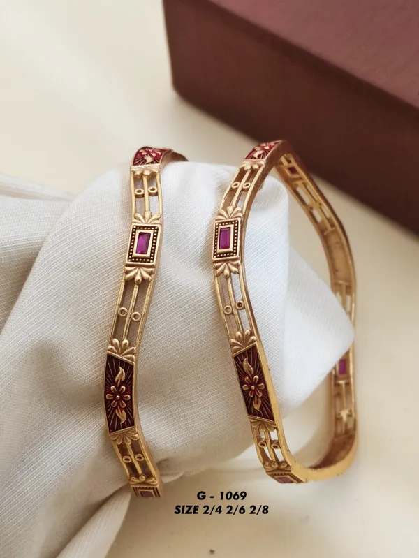 Maroon_Enamel_Rectangular_Stone_Bangles_Set