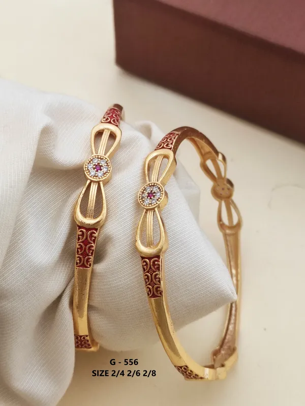 Bow_Design_Bangles_With_Red_Enamel_Work