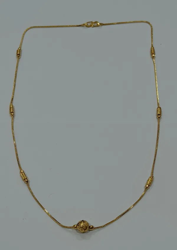 Gold_Toned_Chain_Necklace_With_Decorative_Beads_For_Women