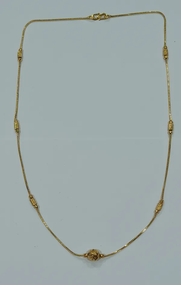Gold_Toned_Chain_Necklace_With_Decorative_Beads_For_Women