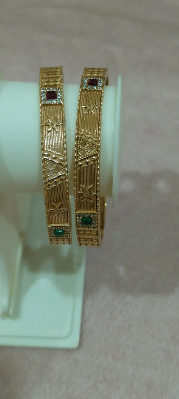 Gold_Brass_Premium_Design_Bangles_For_Women