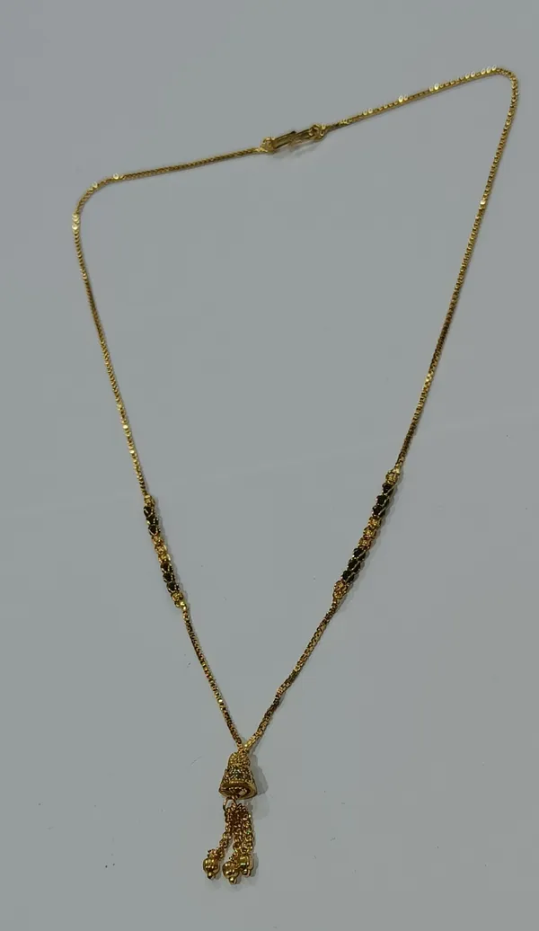 Gold-Toned_Chain_Necklace_With_Tassel_Pendant_For_Women
