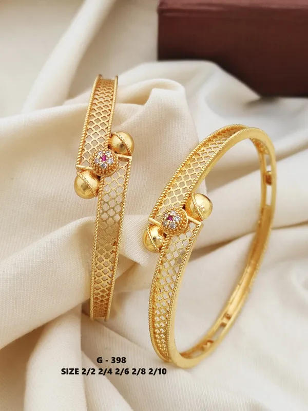 Textured_Bangles_With_Stone_Embellishments_For_Women