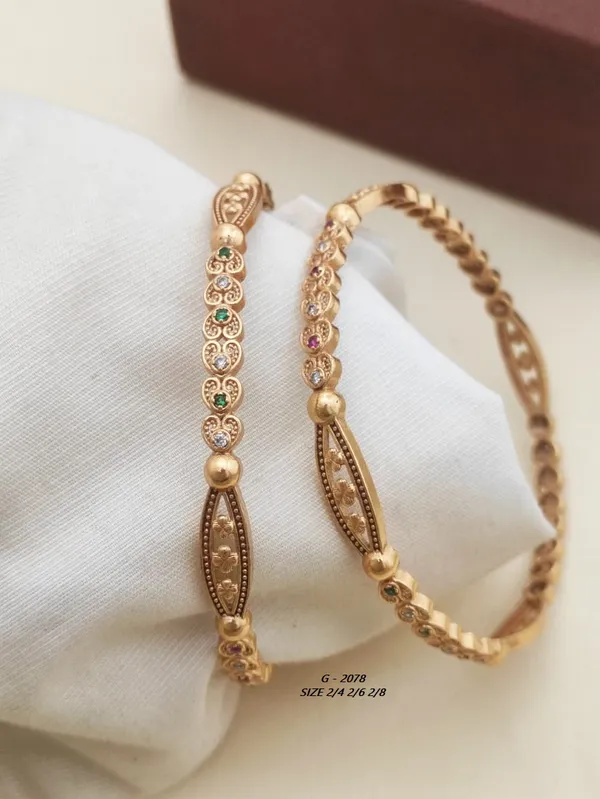 Rose_Gold_Heart_Stone_Embellished_Bangles_For_Women