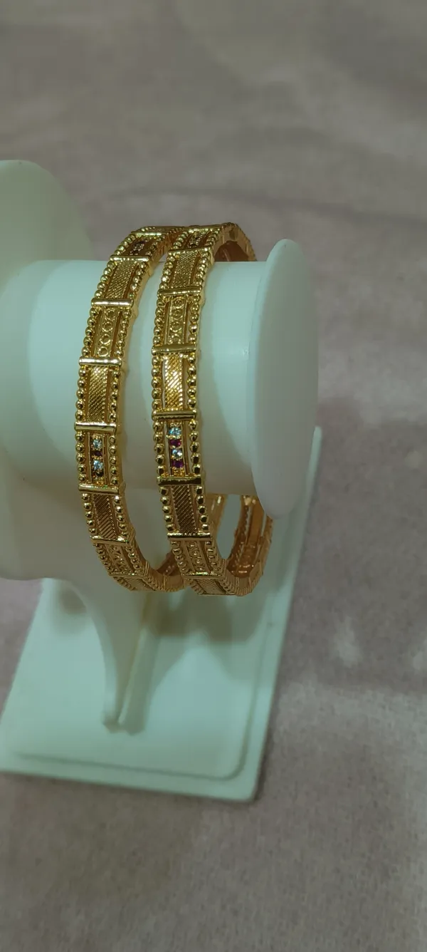 Gold_Brass_Premium_Design_Bangle_For_Women