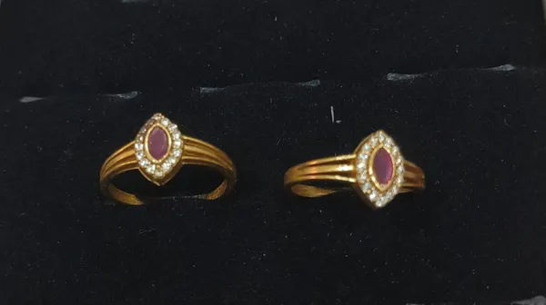 Ruby_Stone_Ring_With_Pearl_Detailing_For_Women