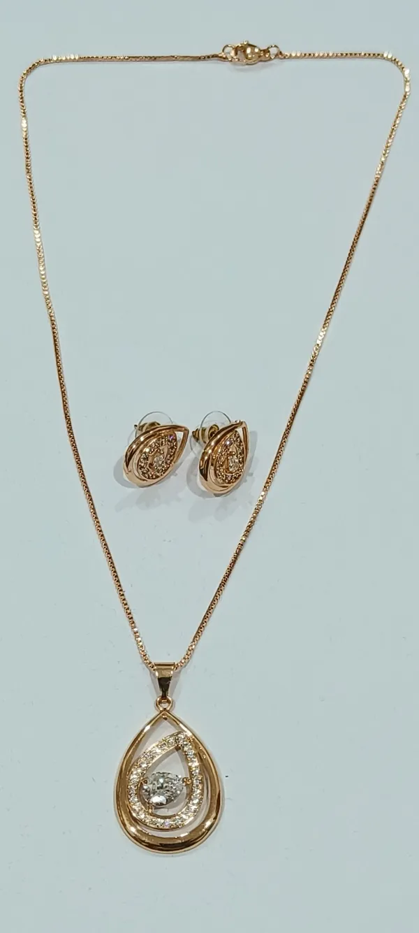 Crystal_Teardrop_Pendant_Necklace_And_Earrings_Set
