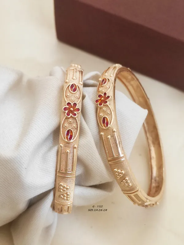 Red_Enamel_Floral_Design_Bangles_For_Women