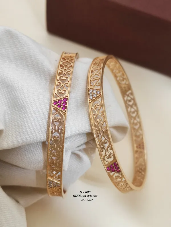 Filigree_Bangles_With_Pink_And_White_Stones