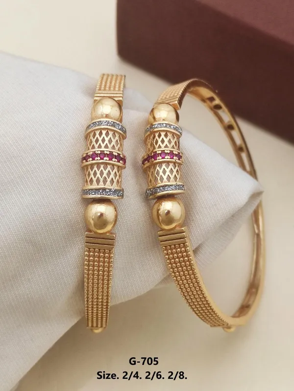 Mesh_Tassel_Bangles_With_Pink_And_White_Stones