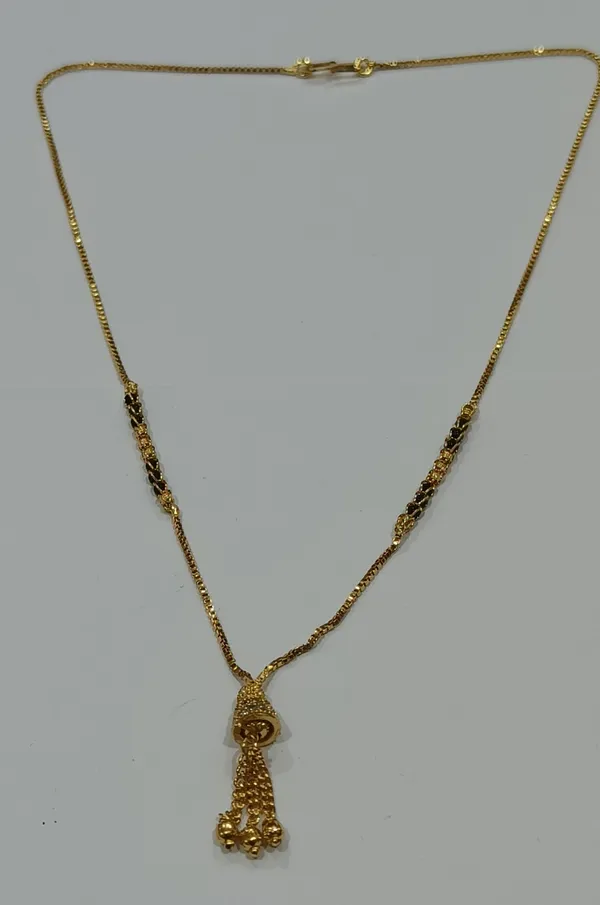 Gold-Toned_Chain_Necklace_With_Tassel_Pendant_For_Women