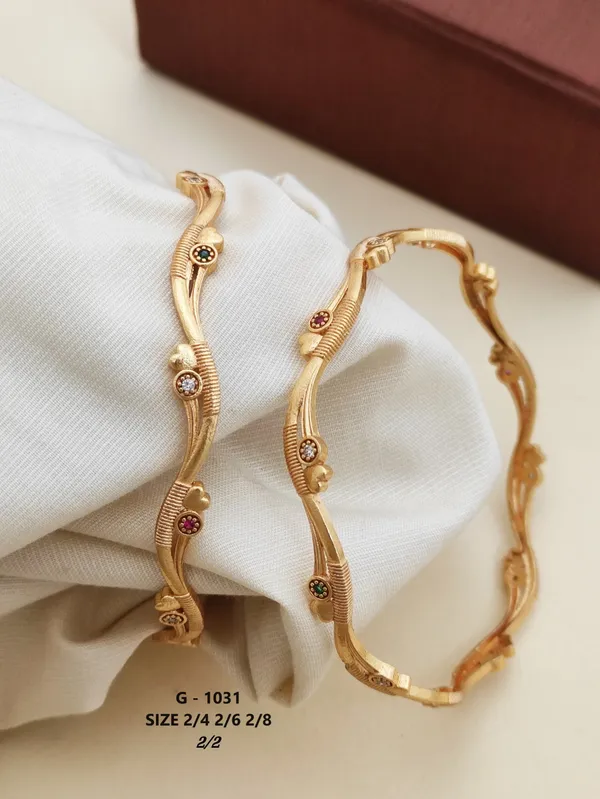 Textured_Bangles_With_Stone_Embellishments_For_Women