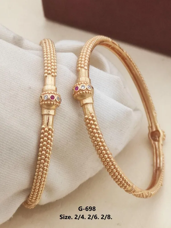 Textured_Bangles_With_Stone_Embellishments