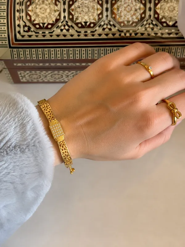 Premium_Gold_Finish_Bracelet_for_Women_|_Elegant_Adjustable_Kada