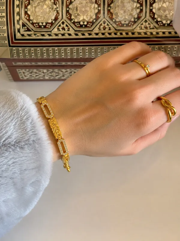 Premium_Gold_Finish_Bracelet_for_Women_|_Elegant_Adjustable_Kada