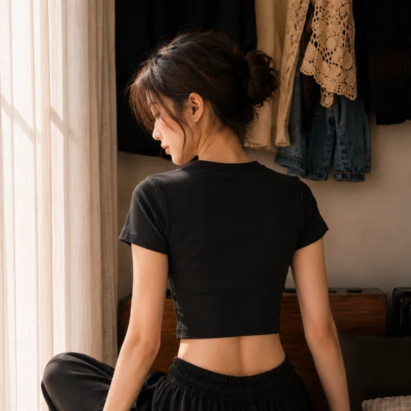 Black_Cotton_Lycra_Relaxed_Shizuka_Graphic_Print_Crop_Top_For_Women
