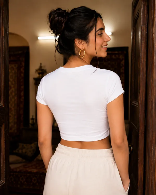 White_Cotton_Lycra_Relaxed_Dreamy_Bear_Graphic_Print_Crop_Top_For_Women