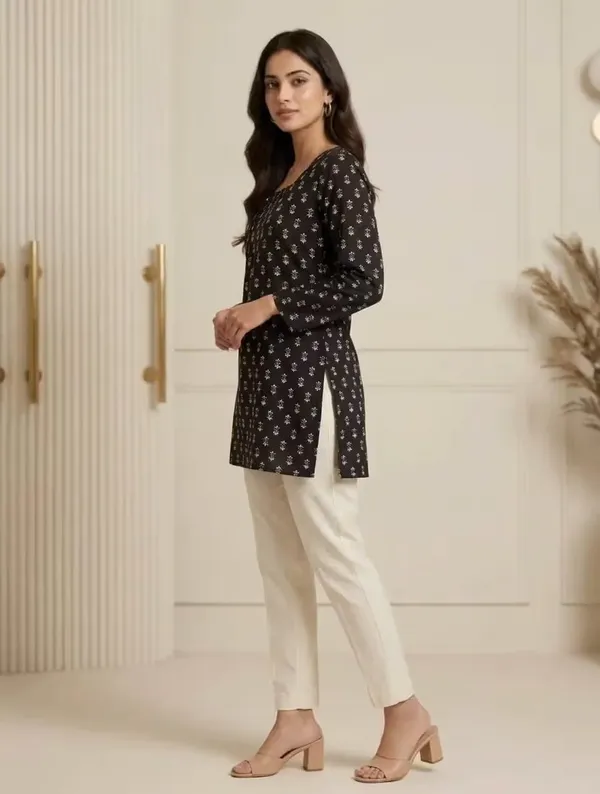 Black_Printed_Rayon_Straight_Short_Kurti_For_Women