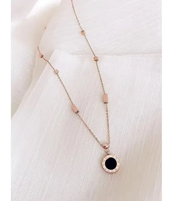Elegant_Rose_Gold-Tone_Black_Circle_Pendant_Necklace_for_Women