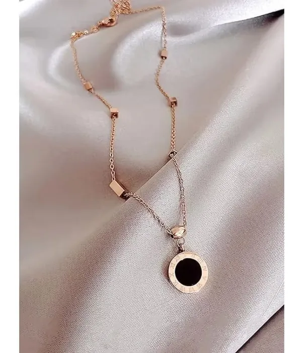 Elegant_Rose_Gold-Tone_Black_Circle_Pendant_Necklace_for_Women