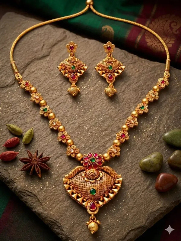 Traditional_Gold-Tone_Kundan_Necklace_Set_with_Ruby_&_Green_Stone_Pendant_and_Matching_Earrings