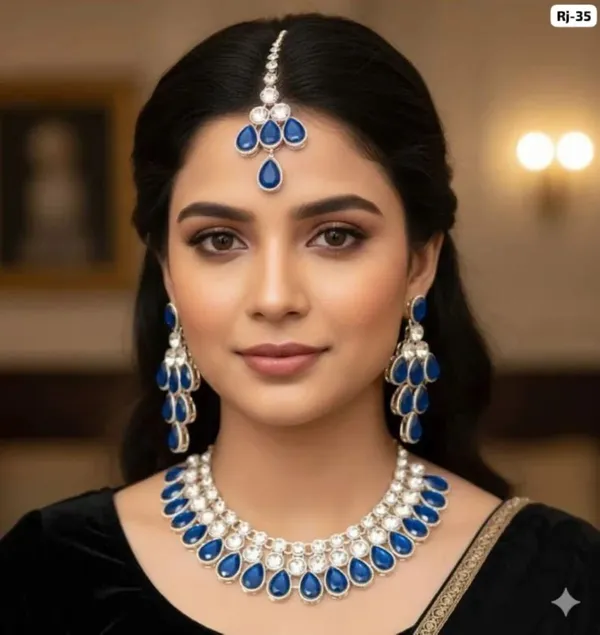 Elegant_Blue_Kundan_Necklace_Set_with_Matching_Earrings_&_Maang_Tikka