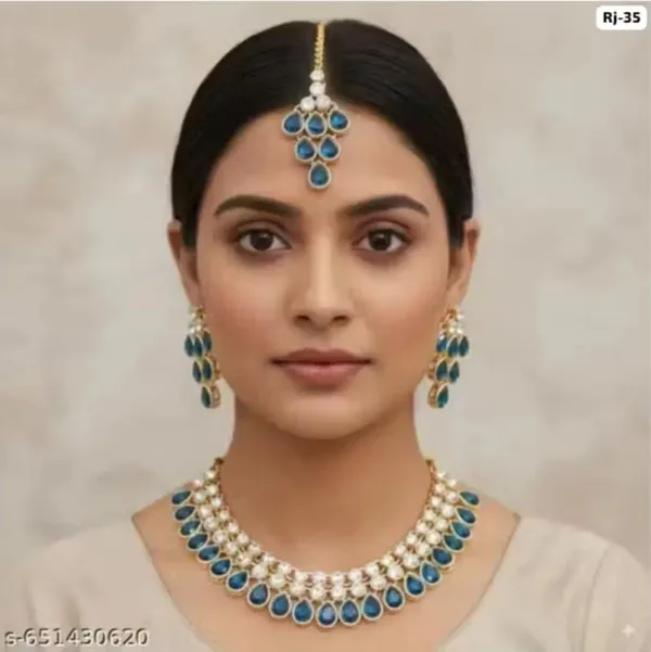Elegant_Blue_Kundan_Necklace_Set_with_Matching_Earrings_&_Maang_Tikka